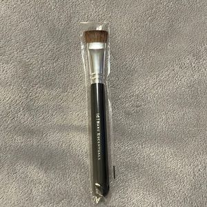 Bare Escentuals Flathead Shadow Brush